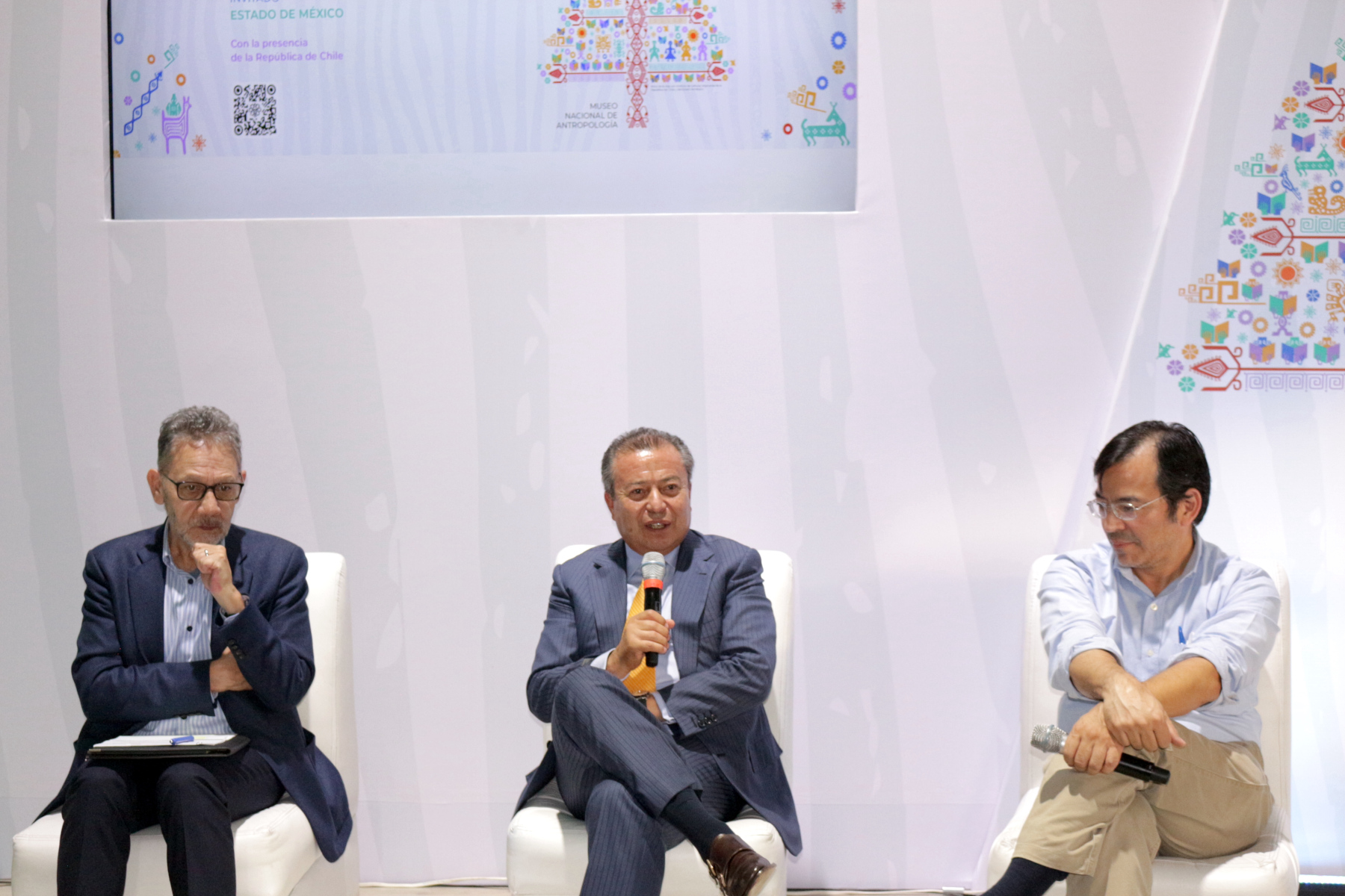 Publican el primer volumen de Cosmos, la extraordinaria obra de Humboldt; es un legado editorial: César Camacho